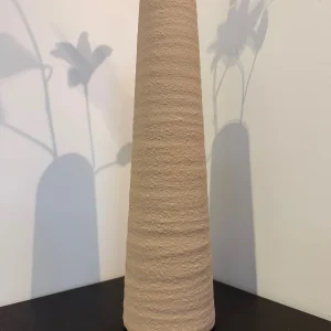 Beige Aardewerk Vaas – Hoge Structuur Vaas 40 cm